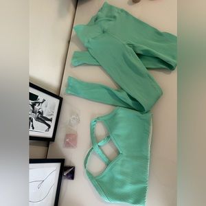 Year of ours workout set sport bra leggings XS S